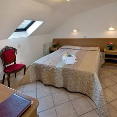 Hotel Roma 3*