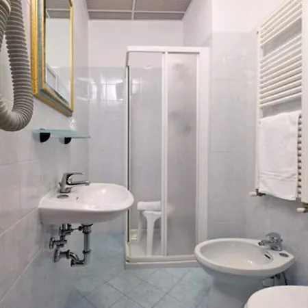 Roma Hotel 3*