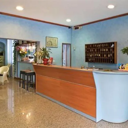 Roma Hotel 3*
