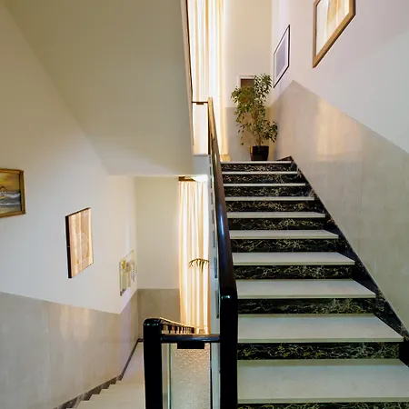 Ξενοδοχείο Roma 3*