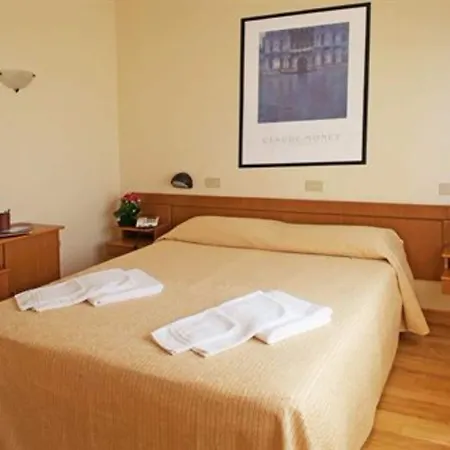 Roma 3* Ραβένα